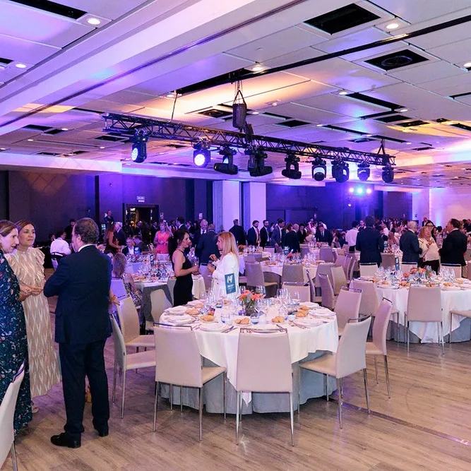 Catering e iluminación para eventos corporativos