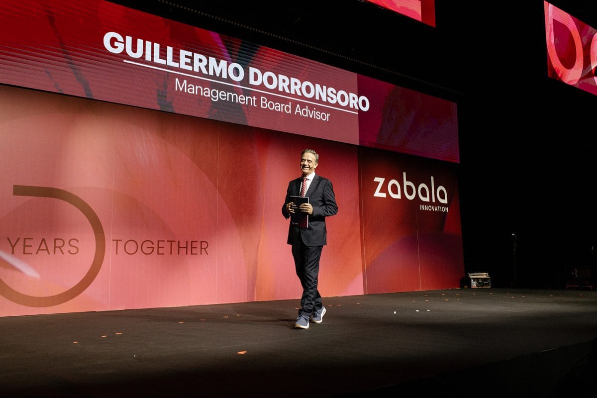 Pantalla led central y banner inferior montaje tdm