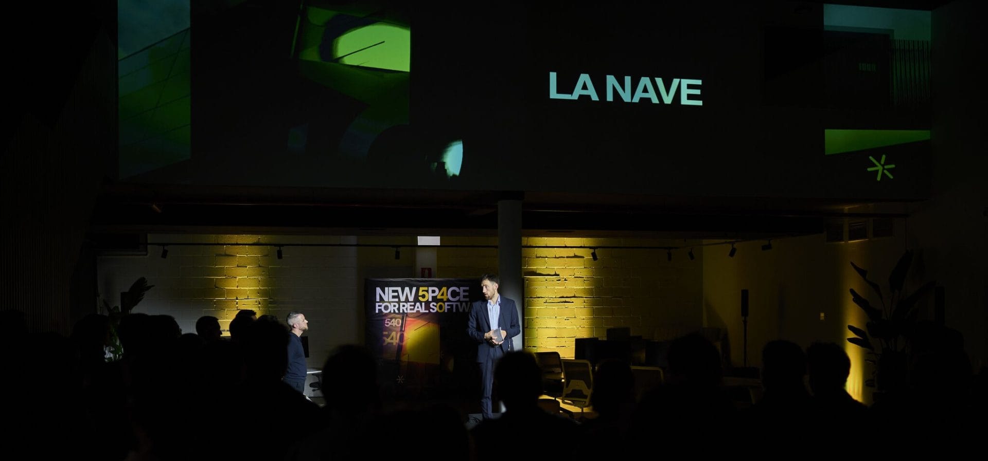 Blending proyectores elison evento corporativo