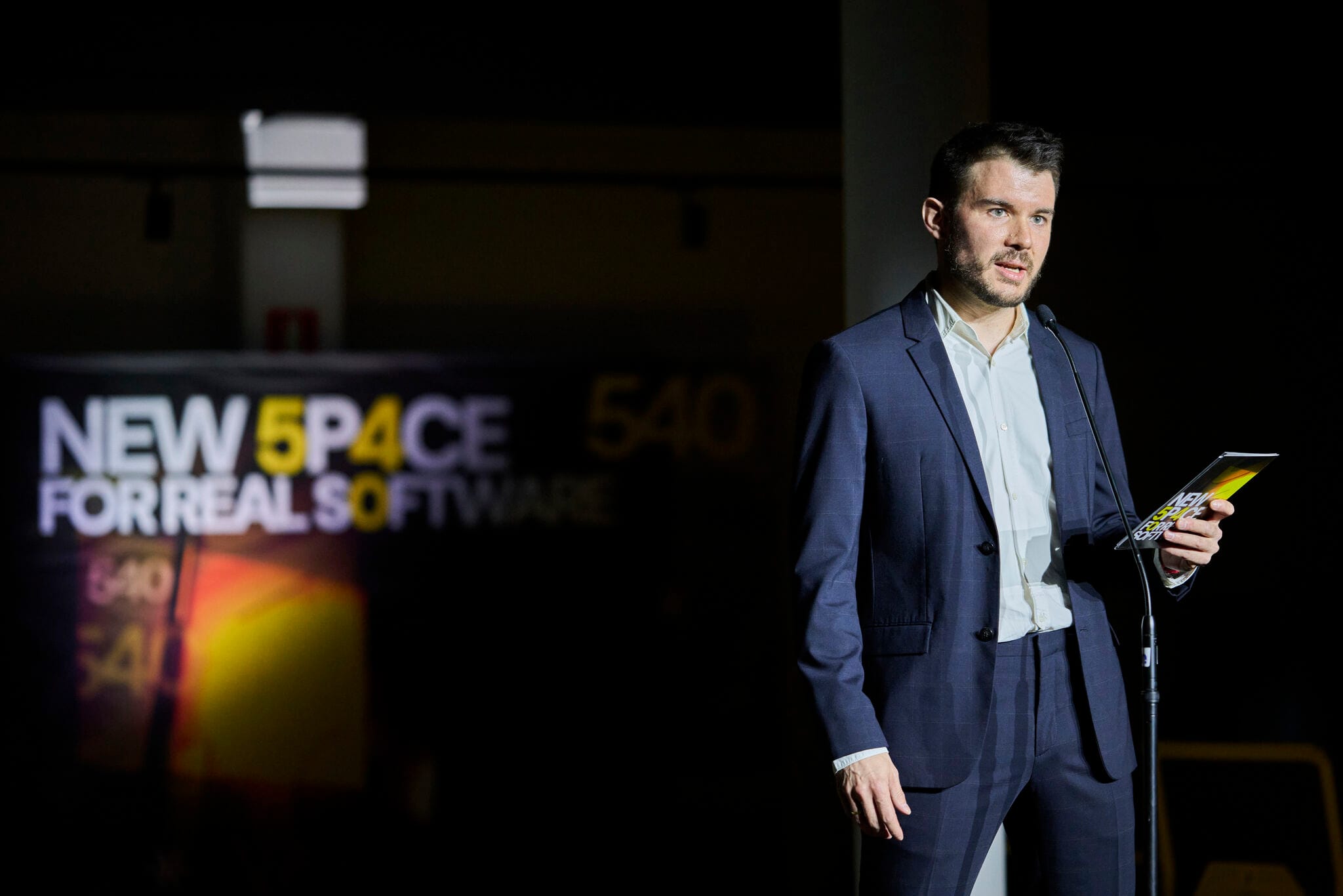 Servicios audiovisuales Pamplona: La innovadora inauguración de 540